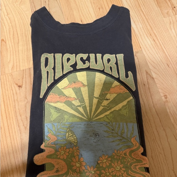 Rip Curl Black Tee with Vibrant Graphic - Picture 1 of 4